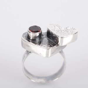 Dwa Serca z Granatem, pierścionek