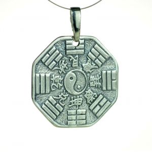 Amulet Bagua, oksydowany